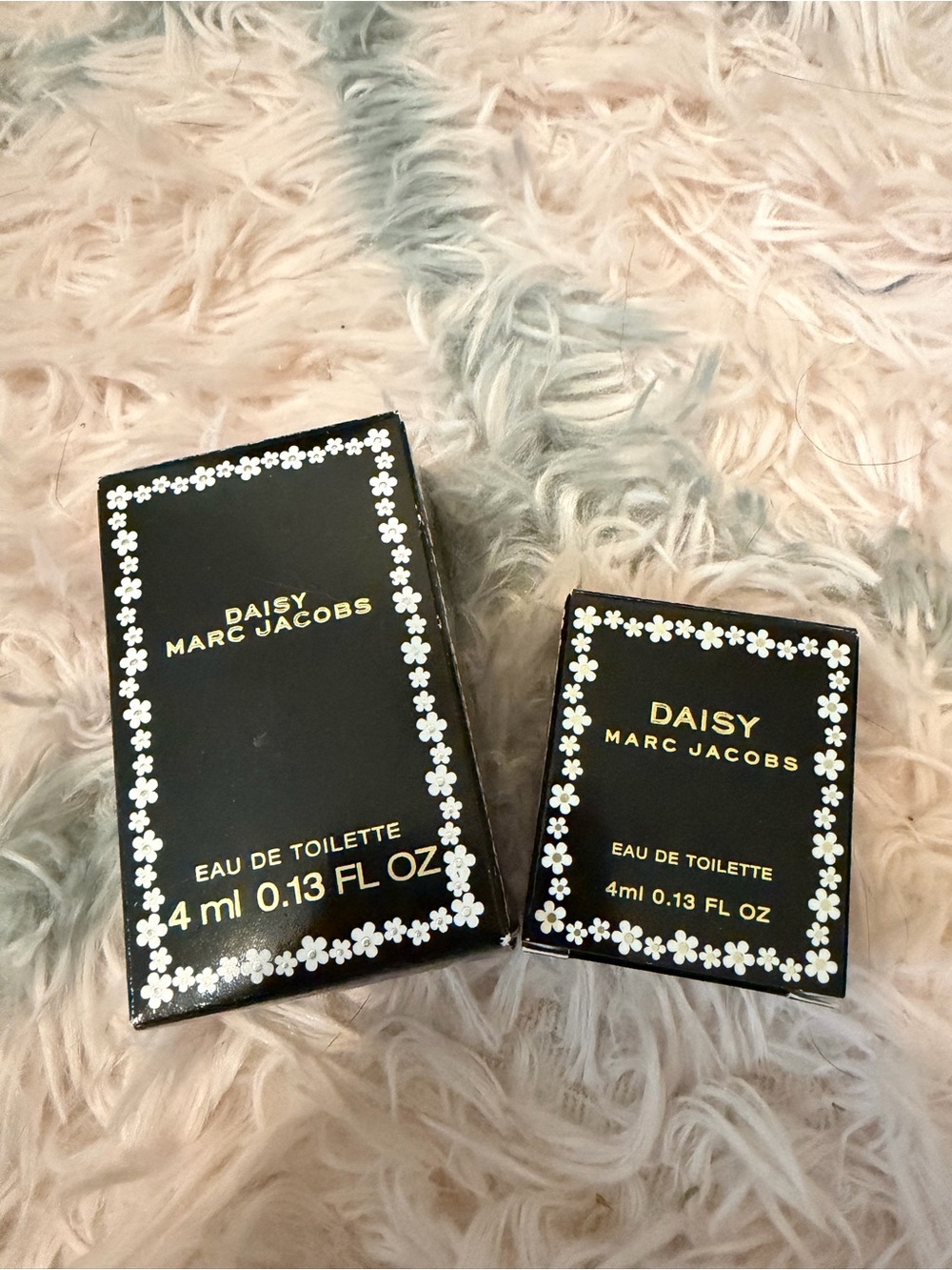 Daisy Marc Jacobs Eau de Toilette Spray - Black 4 ml